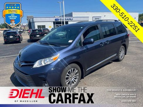 Used 2018 Toyota Sienna XLE w/ XLE Navigation Package FWD image 5