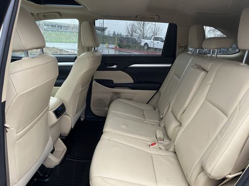 Used 2015 Toyota Highlander XLE image 14