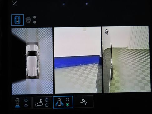 Used 2025 GMC Yukon Denali w/ Sun & Power Step Package AWD/4WD image 19