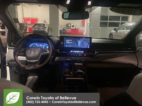 Certified 2025 Toyota Sienna XSE image 11