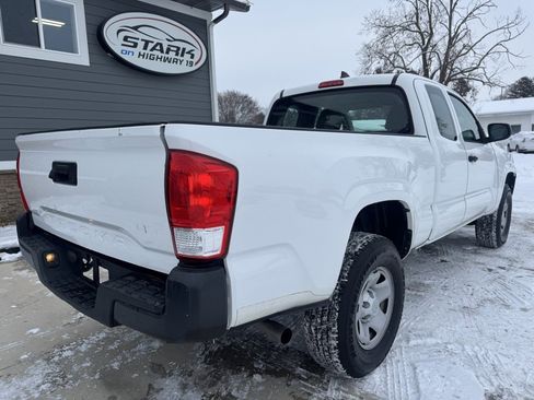 Used 2016 Toyota Tacoma SR image 7