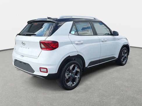 New 2026 Hyundai Venue SEL FWD image 5