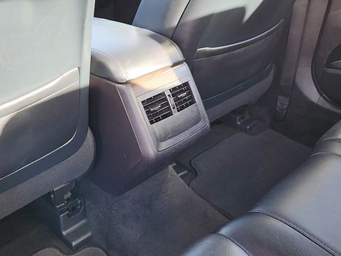 Used 2016 Toyota Avalon Limited image 16