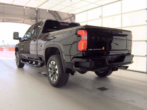 Used 2021 Chevrolet Silverado 2500 LTZ w/ Carhartt Edition AWD/4WD image 5