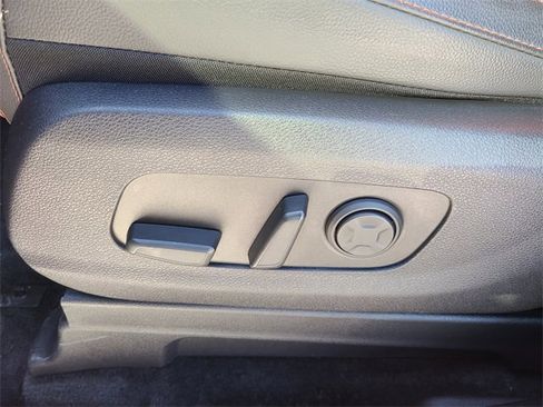 Used 2025 Kia Carnival SX Prestige image 22