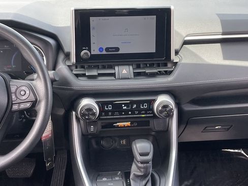 Used 2025 Toyota RAV4 LE AWD/4WD image 14