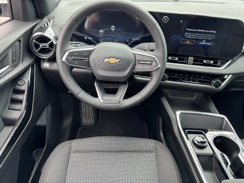 New 2026 Chevrolet Equinox LT image 17