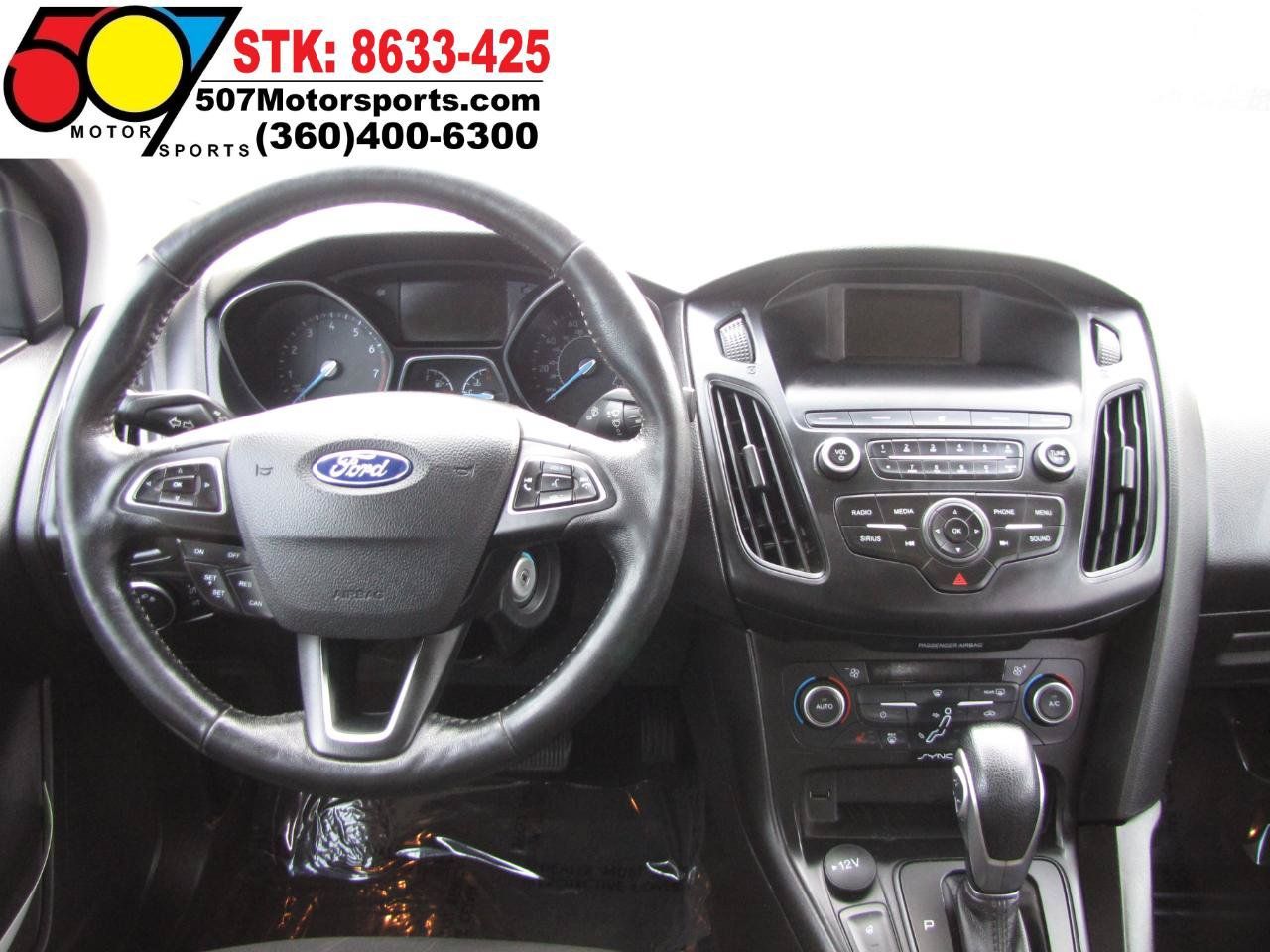 Used 2018 Ford Focus SE w/ Cold Weather Package FWD image 16