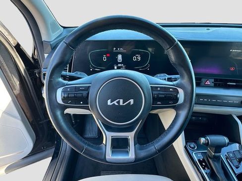 Used 2023 Kia Sportage EX image 12