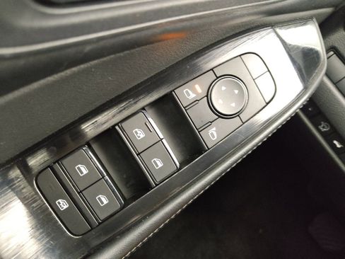 Used 2024 Nissan Rogue SV AWD/4WD image 27