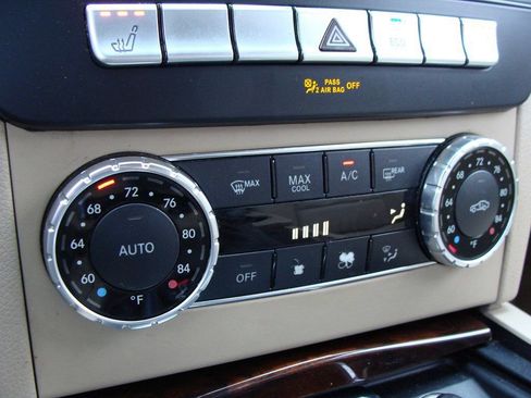 Used 2014 Mercedes-Benz C 300 4MATIC Sedan image 19