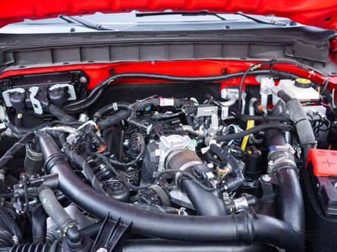 Used 2023 Ford Bronco Wildtrak image 9