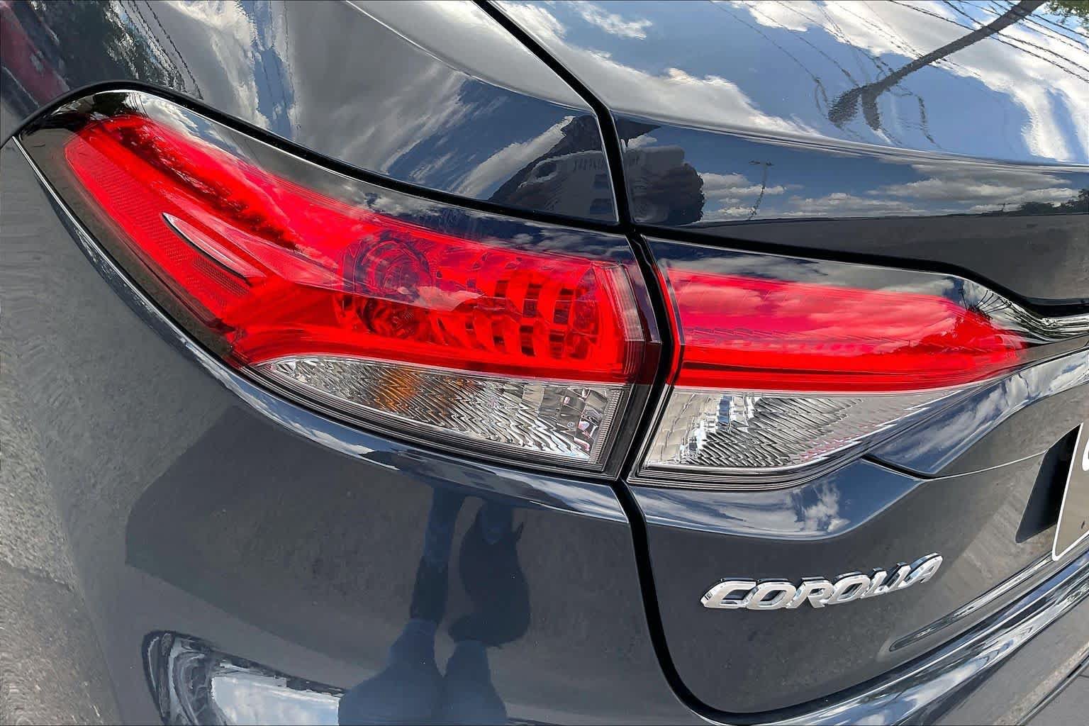 Used 2025 Toyota Corolla LE FWD image 28