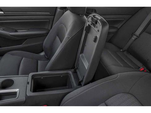 Used 2025 Nissan Altima 2.5 SV FWD image 10