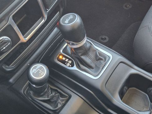 Used 2020 Jeep Wrangler Unlimited Sport image 22