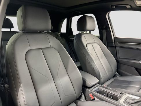 Certified 2025 Audi Q3 2.0T Premium w/ Convenience Package image 11