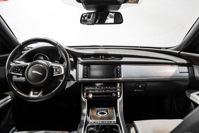 Used 2016 Jaguar XF R-Sport RWD image 17