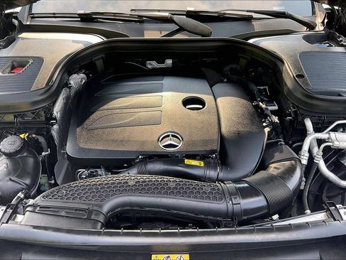 Used 2021 Mercedes-Benz GLC 300 4MATIC image 10