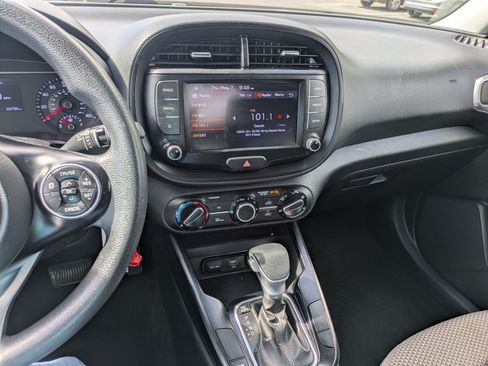Used 2022 Kia Soul LX w/ Technology Package FWD image 26