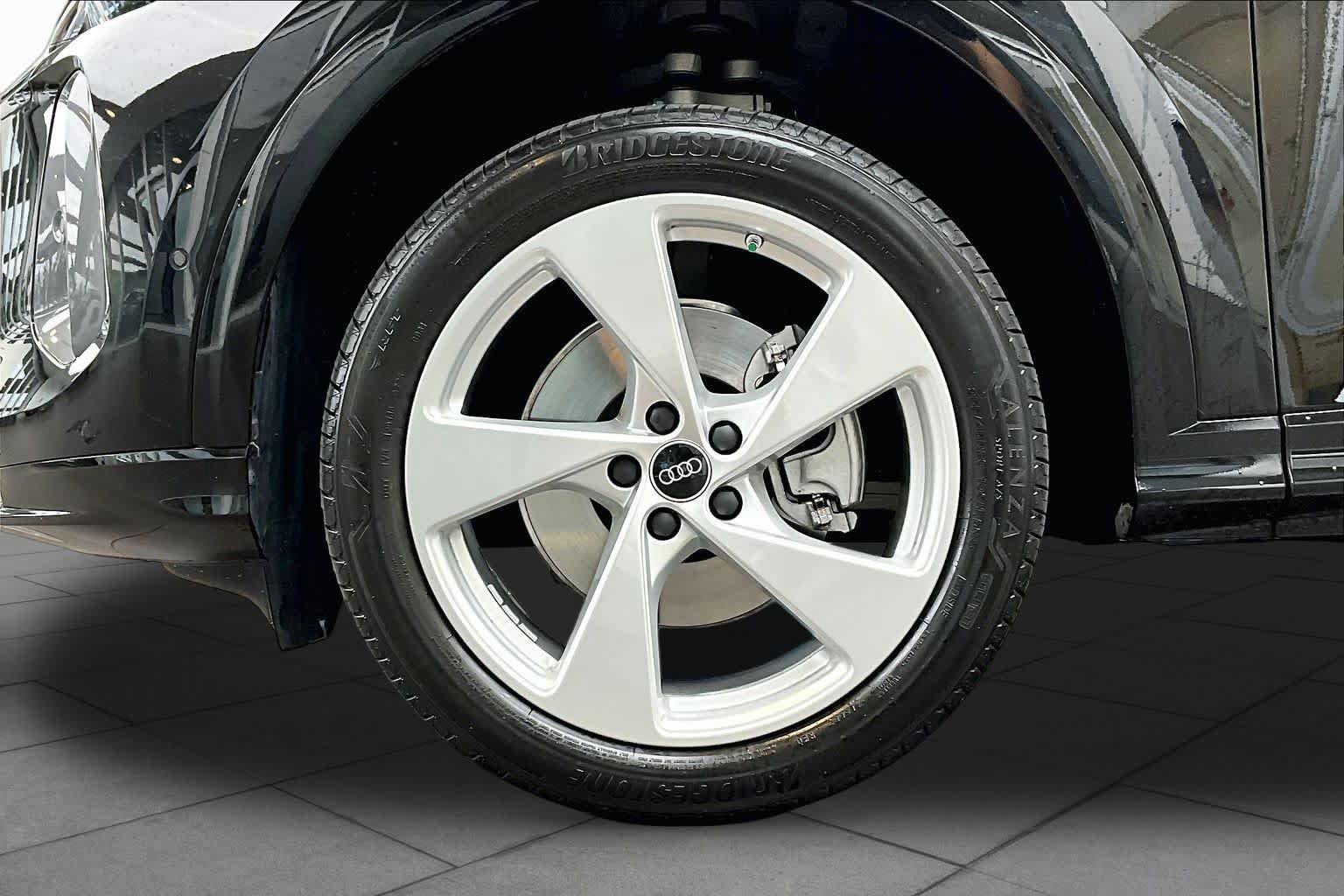 Certified 2025 Audi Q5 Premium AWD/4WD image 11