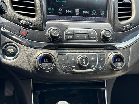 Used 2019 Chevrolet Impala Premier FWD image 12
