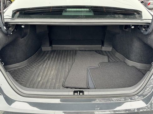 Used 2025 Toyota Camry XLE image 6