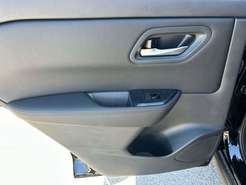 New 2026 Nissan Rogue SV w/ Cold Weather Package FWD image 20