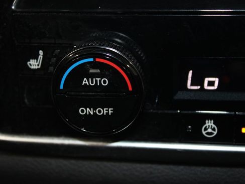 Used 2023 Nissan Rogue SL FWD image 44