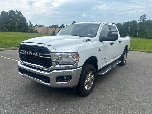 Used 2024 RAM 2500 Big Horn AWD/4WD image 3