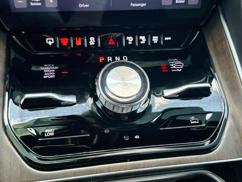 Used 2023 Jeep Grand Wagoneer 4WD image 21