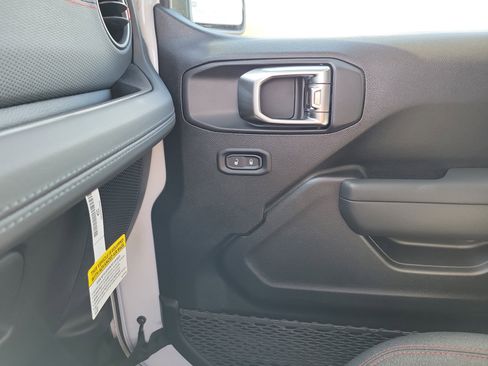 New 2026 Jeep Wrangler Unlimited Rubicon AWD/4WD image 20