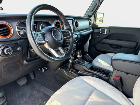 Used 2023 Jeep Gladiator Mojave w/ LED Lighting Group AWD/4WD image 33