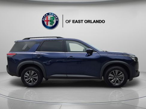 Used 2025 Nissan Pathfinder SV FWD image 8