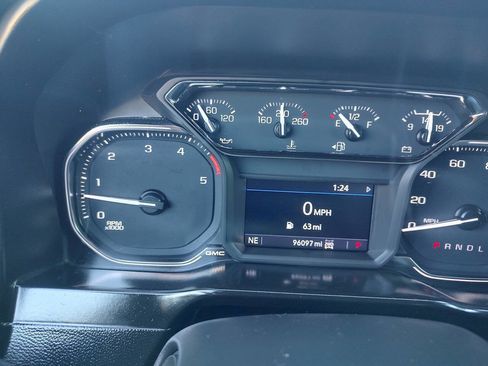 Used 2021 GMC Sierra 2500 AT4 image 16