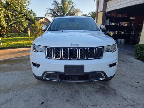 Used 2020 Jeep Grand Cherokee Limited image 2