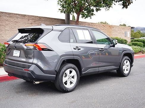 Used 2021 Toyota RAV4 XLE image 8