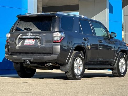 Used 2017 Toyota 4Runner SR5 Premium image 5