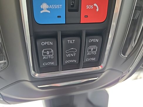 New 2025 Jeep Grand Cherokee L Limited w/ Luxury Tech Group II image 74