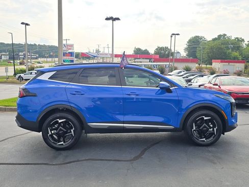 Certified 2026 Kia Sportage EX w/ EX Panorama Roof Package AWD/4WD image 2