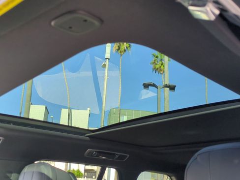 New 2026 Land Rover Range Rover SE image 24