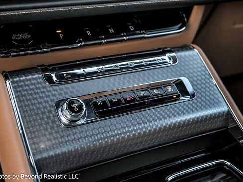 Used 2025 Lincoln Aviator Black Label w/ Jet Appearance Package image 41