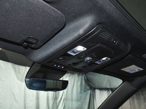 Used 2025 GMC Yukon XL Denali Ultimate AWD/4WD image 39