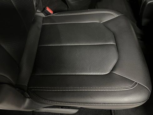 Used 2022 Chrysler Pacifica Touring-L image 27