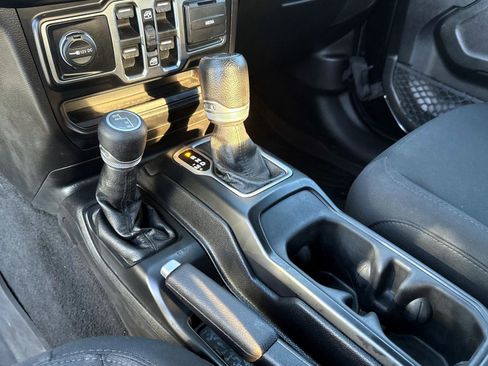 Used 2020 Jeep Gladiator Sport w/ Quick Order Package 24S image 26