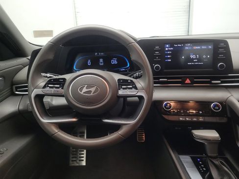 Used 2025 Hyundai Elantra Sport FWD image 22