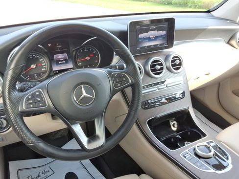 Used 2019 Mercedes-Benz GLC 300 4MATIC image 12