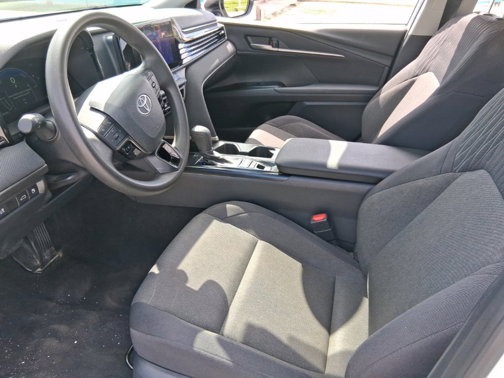 Used 2025 Toyota Camry LE FWD image 9