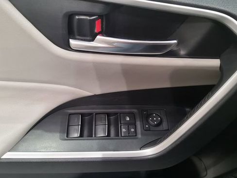 Used 2024 Toyota RAV4 XLE FWD image 23