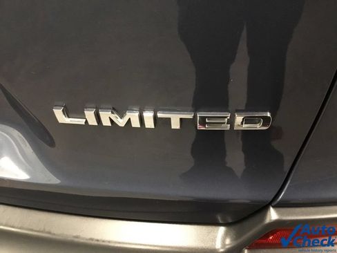 Used 2019 Jeep Cherokee Limited w/ Luxury Group AWD/4WD image 14