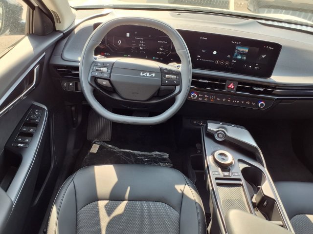 New 2026 Kia EV6 Light RWD image 2